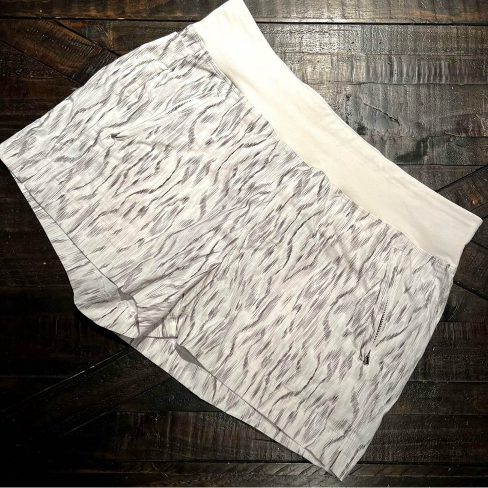 Athleta Trekkie North Shorts